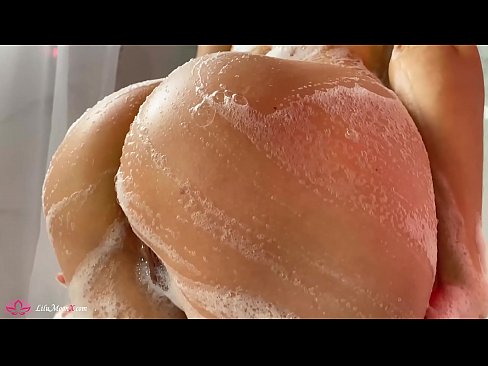 ❤️ Brünette masturbiert Muschi mit Vibrator zu intensivem Orgasmus in der Dusche Sex bei uns ❌️